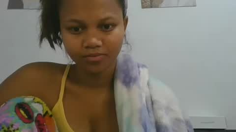 Snapshot of sallywett chatting on July 2026 09:03:01 AM SallyWett online show from July 2026 09:03:01 AM