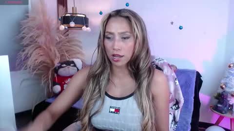 Snapshot of salome_drasin chatting on December 2025 08:39:02 PM salome_drasin online show from December 2025 08:39:02 PM
