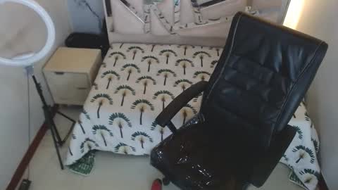 salomemilf202 online show from September 2025 03:17:02 AM