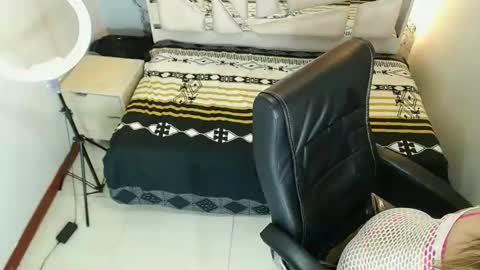 salomemilf202 online show from October 2025 04:37:01 AM