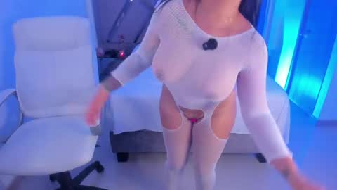Salomme Cruz online show from April 2026 10:41:01 PM