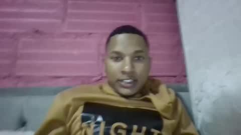 Snapshot of salomoon23 chatting on December 2024 02:33:02 PM INSTAGRAM luis1pedraza online show from December 2024 02:33:02 PM