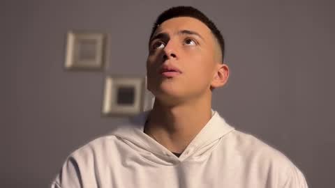 Salvatore online show from December 2025 05:13:01 AM