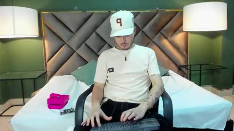 Snapshot of salvattore_muller chatting on February 2026 11:00:01 PM Salvatore online show from February 2026 11:00:01 PM