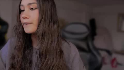Stefana    or    Samchispas online show from November 2025 07:49:02 PM