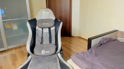 BACK IN 2 WEEKS online show from October 2025 10:00:02 PM