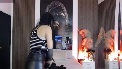 SAM MANSON online show from April 2026 12:21:02 PM