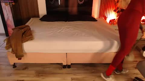 SAM MANSON online show from May 2026 02:13:01 PM