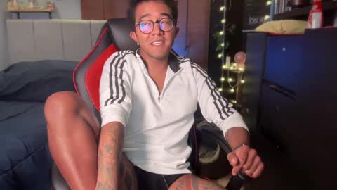 SAMUEL THOMPSON online show from February 2025 07:04:02 PM