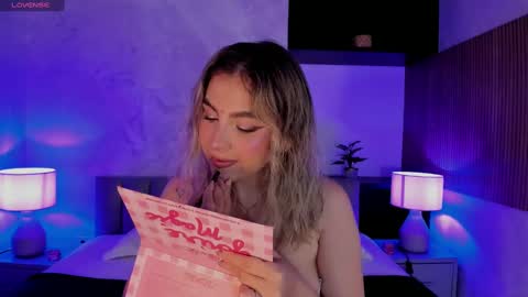 Snapshot of samanta_bone chatting on January 2025 09:28:01 PM Samanta online show from January 2025 09:28:01 PM