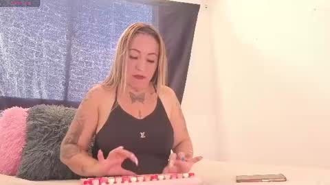 Samanta... online show from July 2026 07:49:02 PM