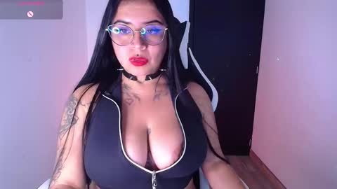 Snapshot of samantha_devil_ chatting on January 2026 11:29:01 PM Samanta online show from January 2026 11:29:01 PM