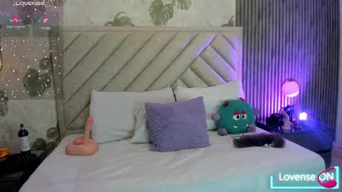 Samantha  online show from February 2025 04:06:01 AM