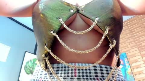 Snapshot of samantha_milfs chatting on January 2025 11:09:02 AM samantha_milfs online show from January 2025 11:09:02 AM