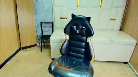 Snapshot of samantha_petite_tf chatting on April 2026 02:47:01 AM Sami online show from April 2026 02:47:01 AM