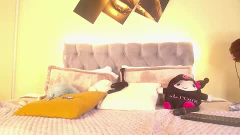 Snapshot of samantha_spike chatting on December 2025 08:23:01 AM Samantha online show from December 2025 08:23:01 AM