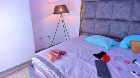 Samantha online show from December 2025 04:29:01 AM