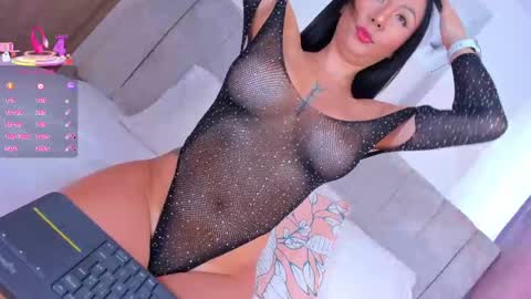 V A  N E S S A  online show from March 2025 09:45:02 PM