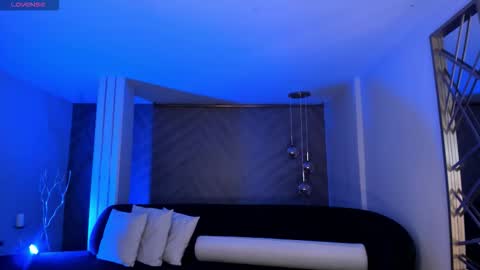 Samantha Klein online show from October 2025 04:10:02 AM