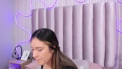 Alejandra  online show from November 2025 12:06:01 PM