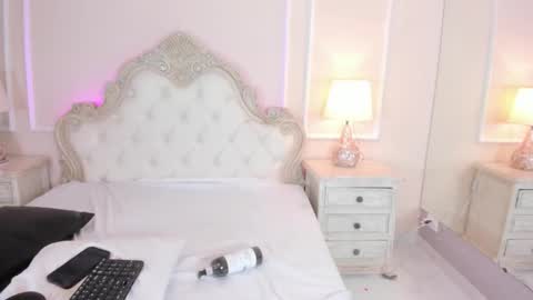 Samantha  online show from November 2025 12:49:01 PM