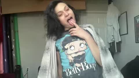 Snapshot of samanthasayten chatting on January 2025 01:03:02 PM Samantha SayTen online show from January 2025 01:03:02 PM