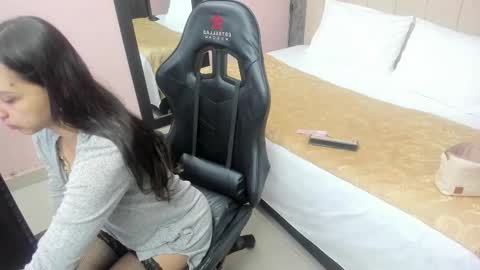 Sara  online show from February 2025 11:33:01 AM