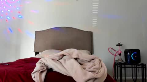 Yaya online show from September 2025 02:27:02 PM