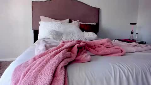 Yaya online show from October 2025 11:04:02 PM