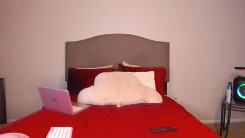 Yaya online show from December 2025 03:49:02 AM