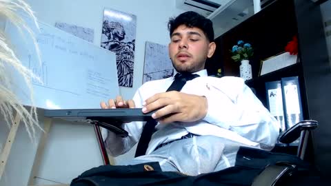 Snapshot of samir_bear chatting on January 2025 03:50:01 PM Samir online show from January 2025 03:50:01 PM