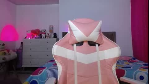 Danna dulce online show from June 2026 06:29:02 PM