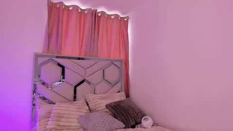 samirose_ online show from May 2026 09:55:01 PM