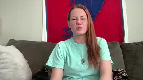 Snapshot of sammieplays chatting on April 2026 07:44:01 PM Playful Sammie online show from April 2026 07:44:01 PM