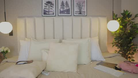 Ana online show from April 2026 01:11:01 AM