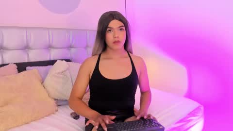 Snapshot of sammybrunette1 chatting on February 2025 11:19:02 PM Axel online show from February 2025 11:19:02 PM