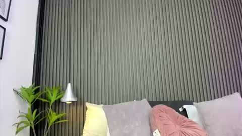 Snapshot of sammybrunette1 chatting on September 2025 08:42:01 PM Axel online show from September 2025 08:42:01 PM