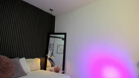 Snapshot of sammybrunette1 chatting on September 2025 08:00:02 PM Axel online show from September 2025 08:00:02 PM