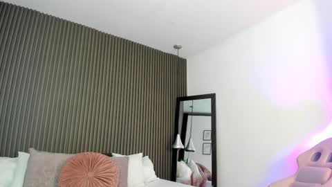 Snapshot of sammybrunette1 chatting on September 2025 08:47:01 PM Axel online show from September 2025 08:47:01 PM