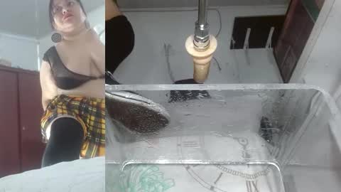 Snapshot of sammyevanss__ chatting on November 2025 11:01:02 AM SAMMY online show from November 2025 11:01:02 AM