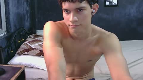 samuel_hills_ii online show from October 2025 08:53:02 PM