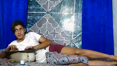 Samuel Sincee online show from November 2025 06:04:02 AM