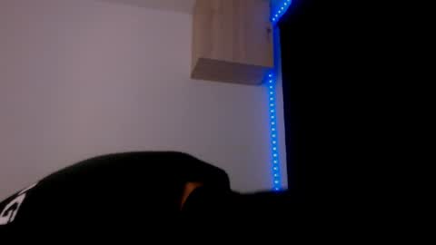   online show from December 2024 03:00:02 AM