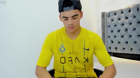 SAMUEL online show from March 2026 03:33:02 AM