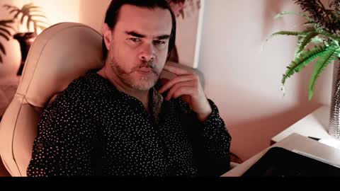 Snapshot of sanders_white chatting on January 2025 05:37:02 AM Sanders online show from January 2025 05:37:02 AM