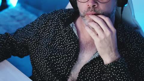 Snapshot of sanders_white chatting on February 2025 03:01:02 AM Sanders online show from February 2025 03:01:02 AM