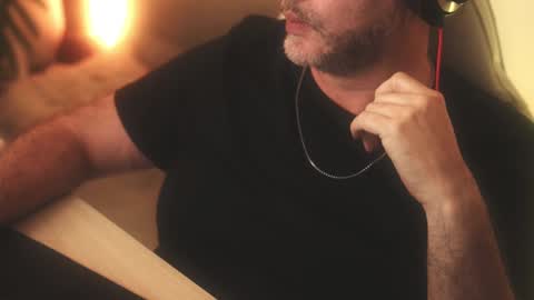 Snapshot of sanders_white chatting on March 2025 04:06:01 AM Sanders online show from March 2025 04:06:01 AM