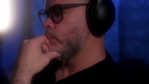 Snapshot of sanders_white chatting on October 2025 02:53:01 AM Sanders online show from October 2025 02:53:01 AM