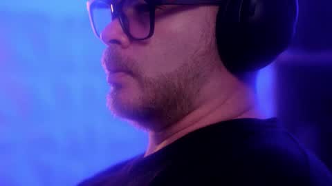 Snapshot of sanders_white chatting on November 2025 05:10:01 AM Sanders online show from November 2025 05:10:01 AM