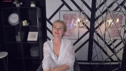 Sandra online show from January 2025 09:01:02 AM